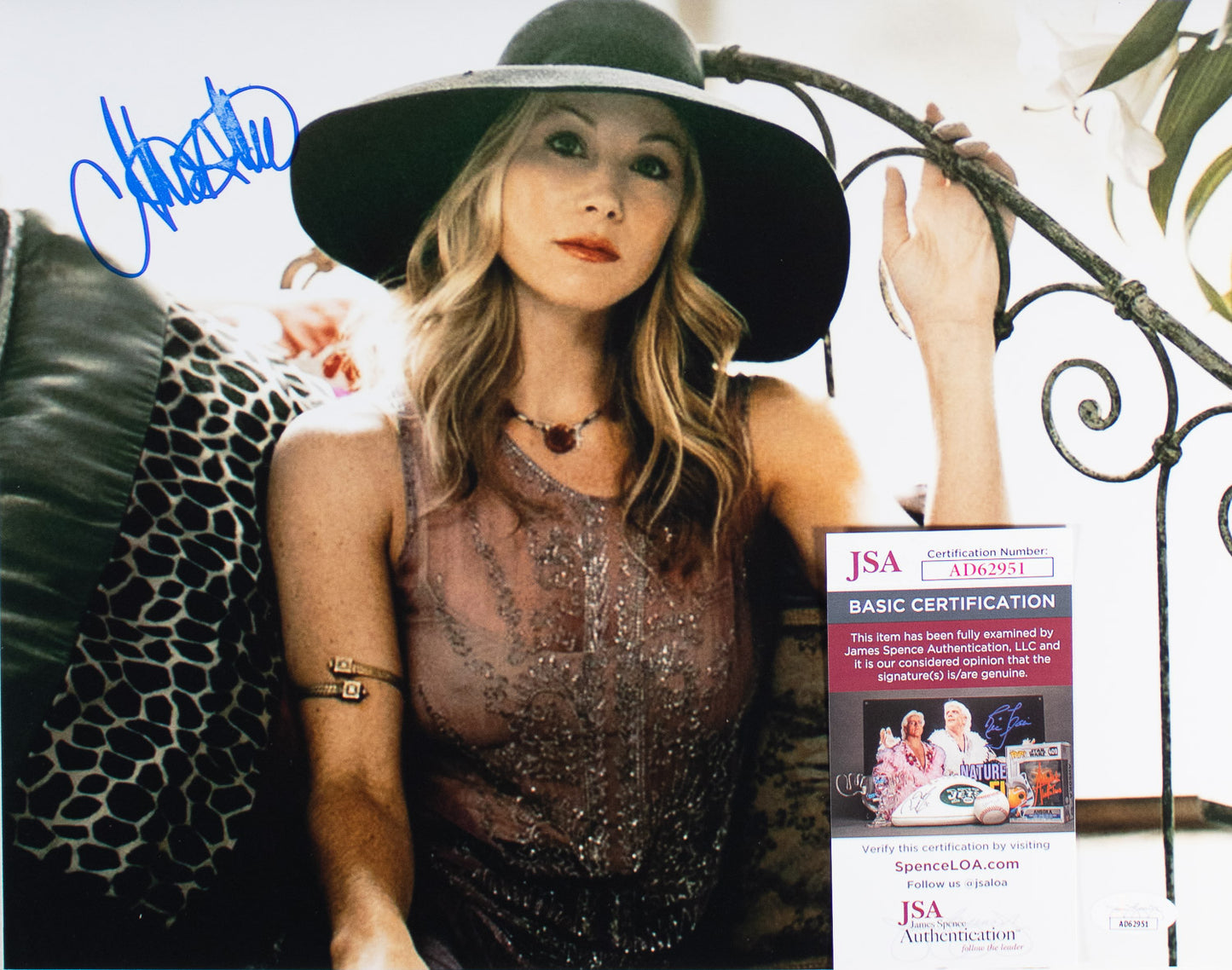 Christina Applegate- Signed 11x14 Photo -JSA COA (L1) See Description
