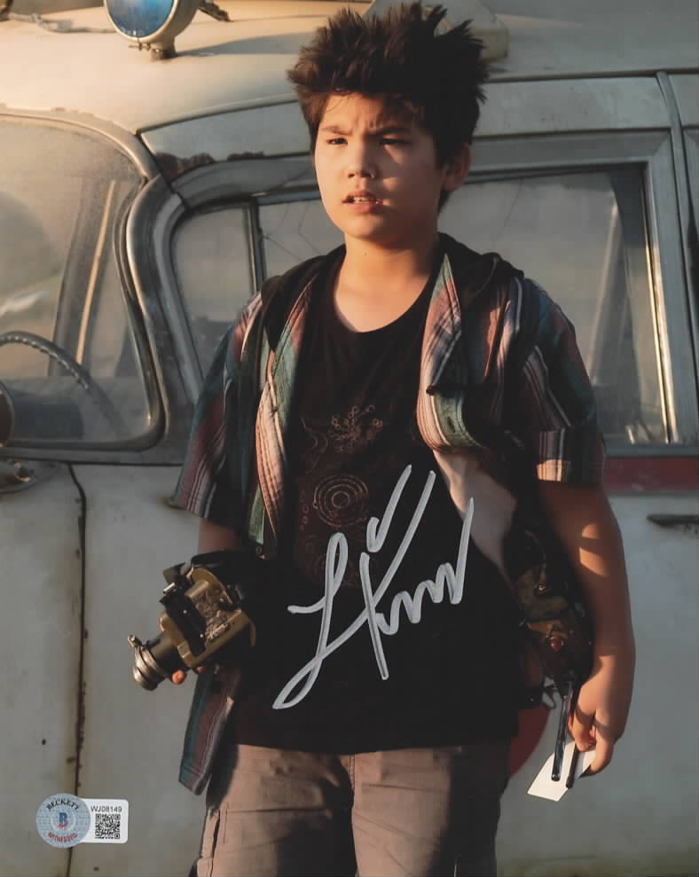 Logan Kim - Ghostbusters: Afterlife- signed 8x10 - Beckett COA