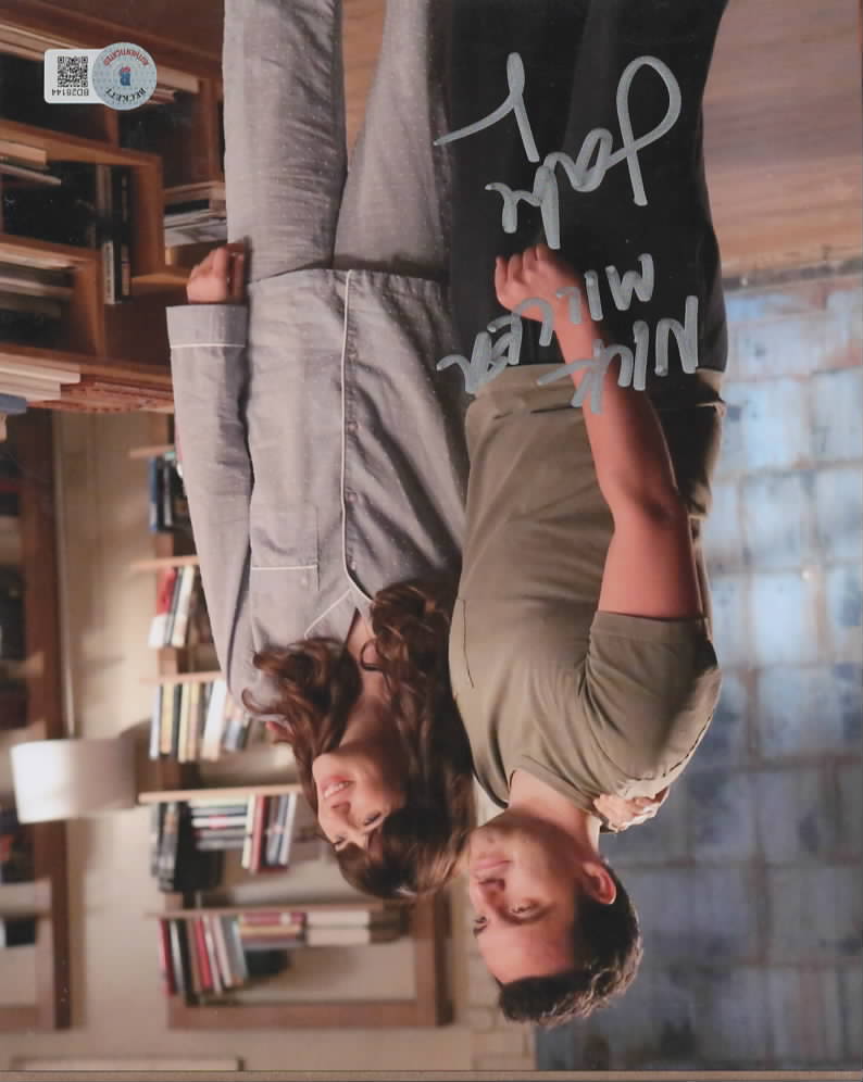 Jake Johnson - New Girl - Signed 8x10 - Beckett COA