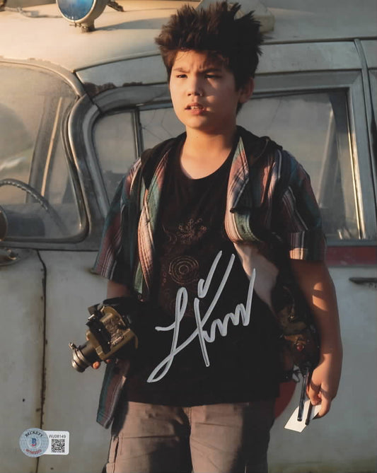 Logan Kim - Ghostbusters: Afterlife- signed 8x10 - Beckett COA